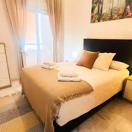 Homely Parras Con Terraza Interior Y Parking Privado Bajo Suplemento Apartment Malaga
