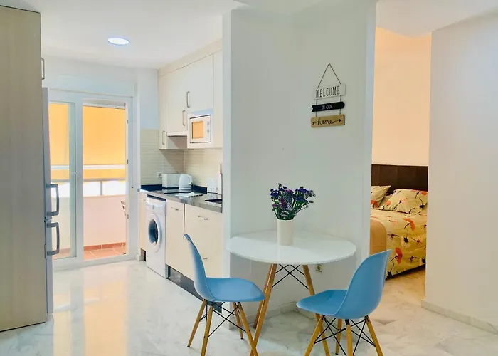 Homely Parras Con Terraza Interior Y Parking Privado Bajo Suplemento Málaga